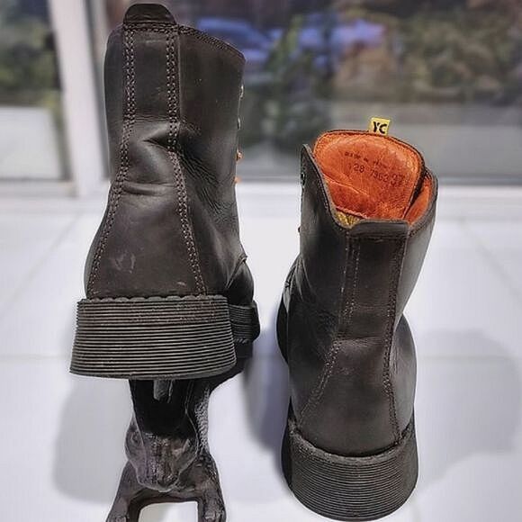 Vtg 90s Yellow Cab dark brown leather platform combat boots - Picture 4 of 15